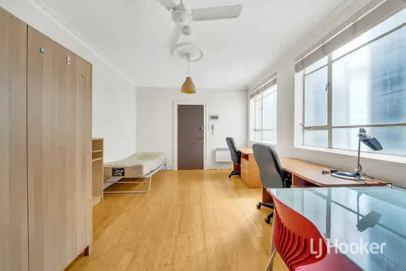 2 rooms apartment of 145 m² in Melbourne