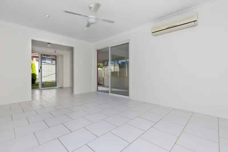 Real Estate For Lease - 2 Tandara Close - Blue Haven , NSW
