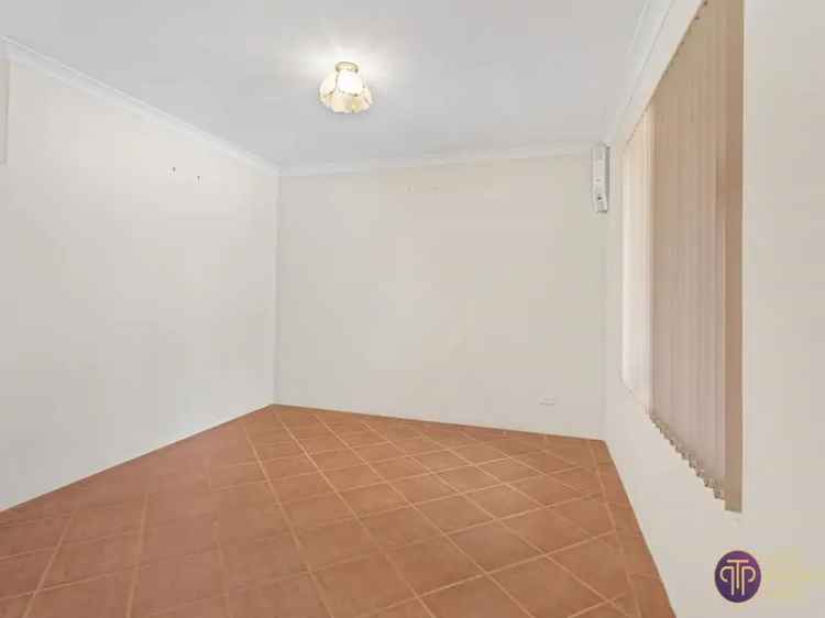 Updated 3 Bed 2 Bath Family Home in Leda WA Near Kwinana Beach