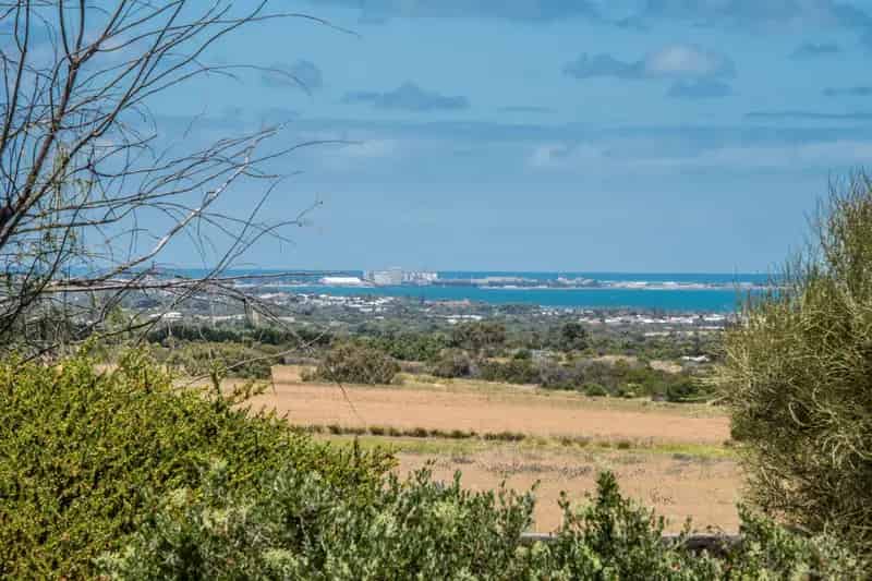Buy Large Homestead with Pool and Sheds Near Geraldton