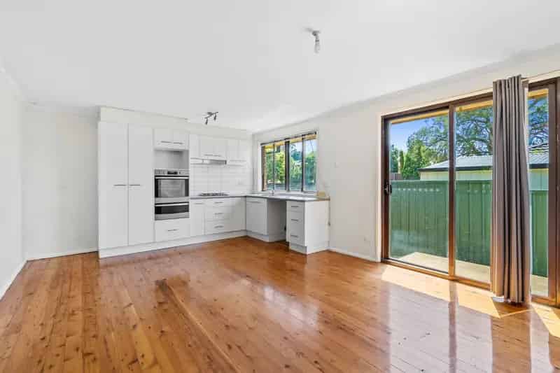 Lease Family Home in Rosemeadow with Modern Features
