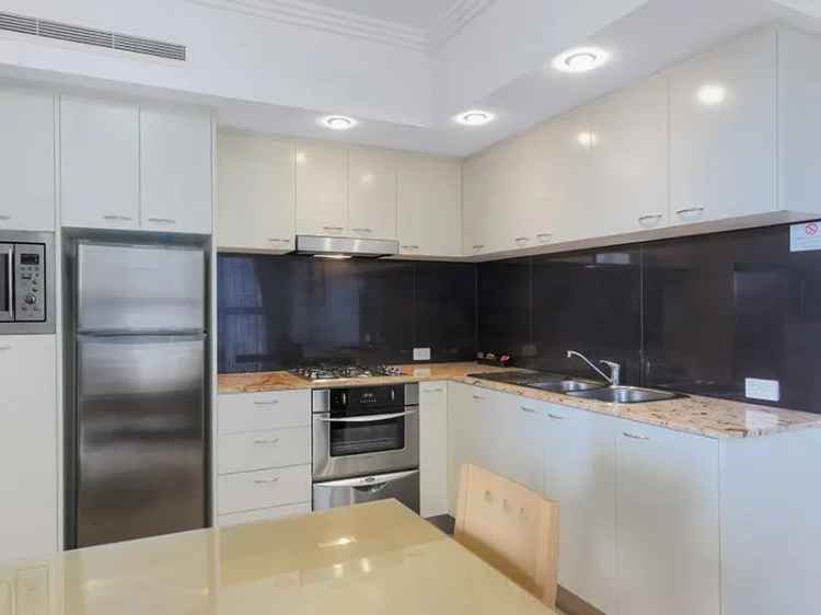 Rent 2 Room Apartment in Brisbane City with City Views