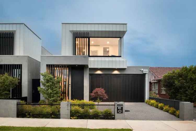 House For Sale in Melbourne, Victoria