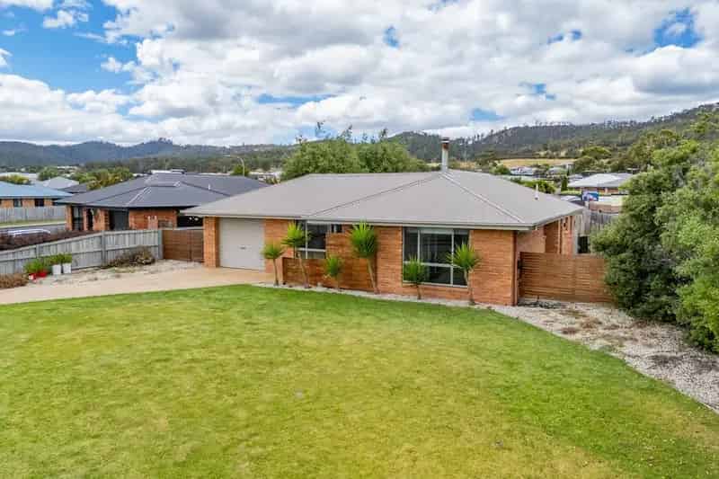 House For Sale - 12 Clarence Crescent, Rokeby TAS 7019