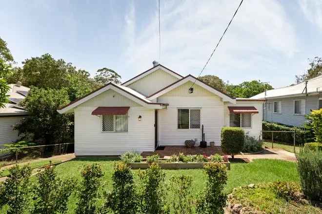 Post War Cottage First Home Investment 2 Beds 723sqm