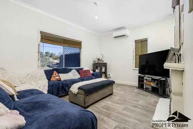 Geraldton Home Near Schools Shops Beach