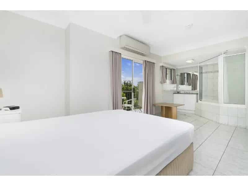 Living In The Heart Of The Cbd! - Units Available Mid-May