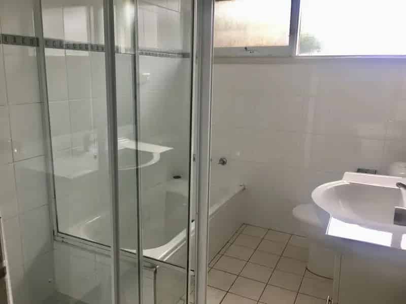 Real Estate For Lease - 17 Georgiana Crescent - Ambarvale , NSW