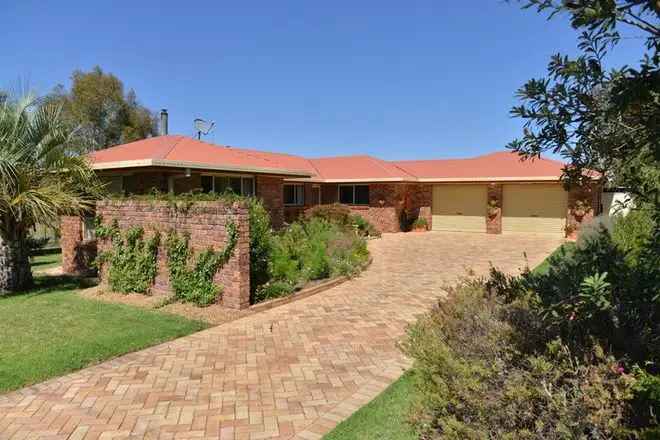 House For Rent in 48, Duncan Street, Tenterfield, New South Wales