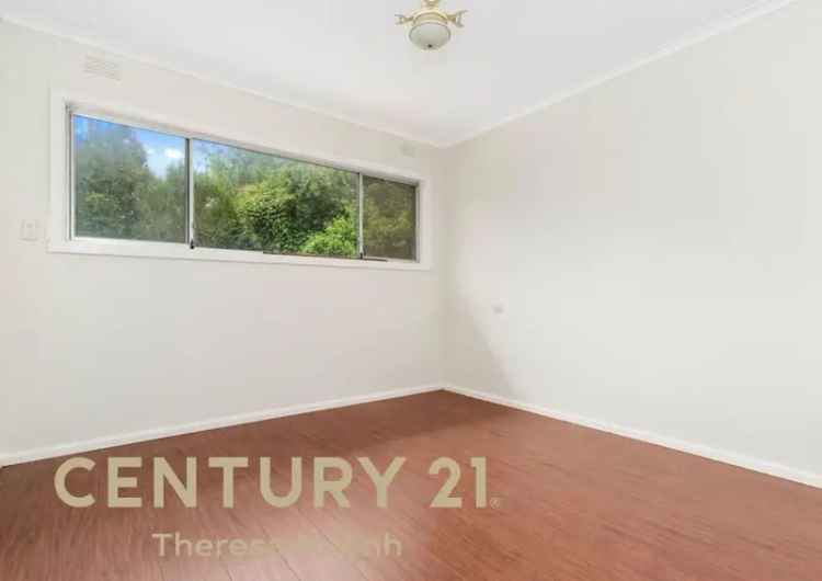 House for Sale in Frankston with Generous Space and Development Potential