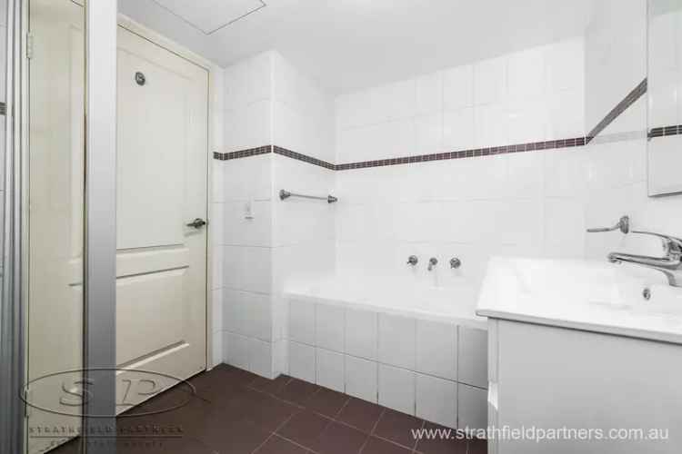 2 Bedroom 161m² Sydney Apartment Ensuite Built-in Wardrobes Balcony Parking