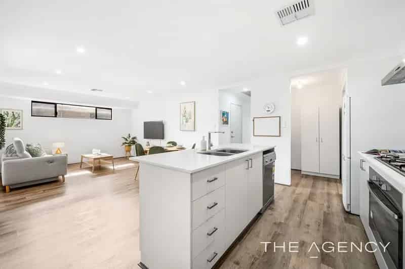 House For Sale - 3 Epidote Road, Treeby WA 6164