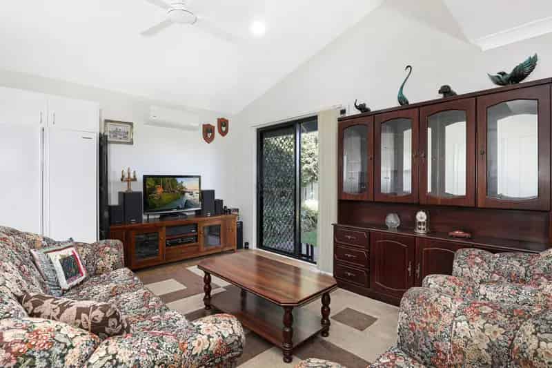 Real Estate For Lease - 2a Carbeen Crescent - Cordeaux Heights , NSW