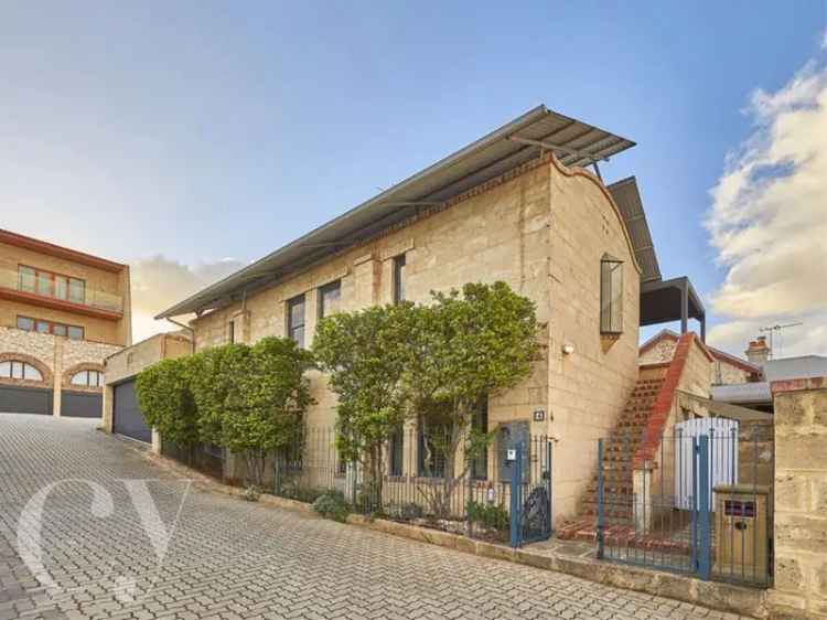 Iconic Fremantle Home 2 Bed 1.5 Bath Studio Double Garage