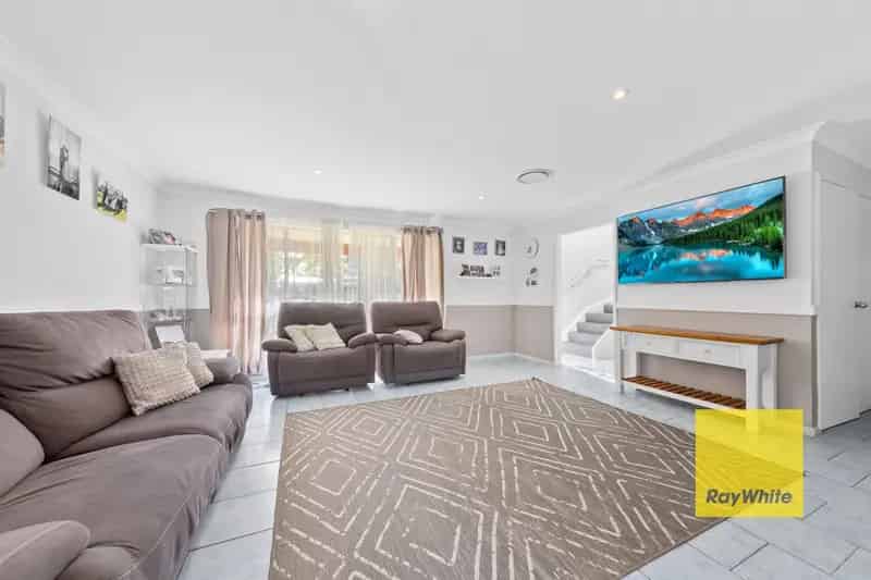 Premier Family Home on the shores of Lake Macquarie!