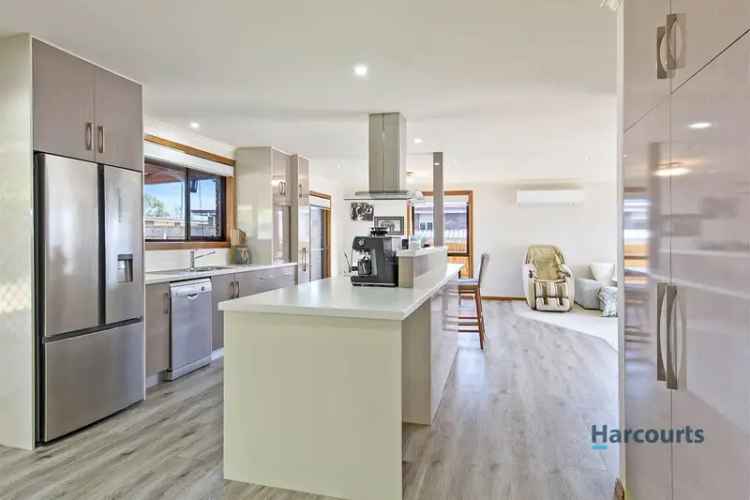 Buy Coastal Family Home with Modern Features near Leven River