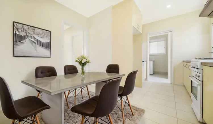 Spacious Front Villa Unit in Noble Park