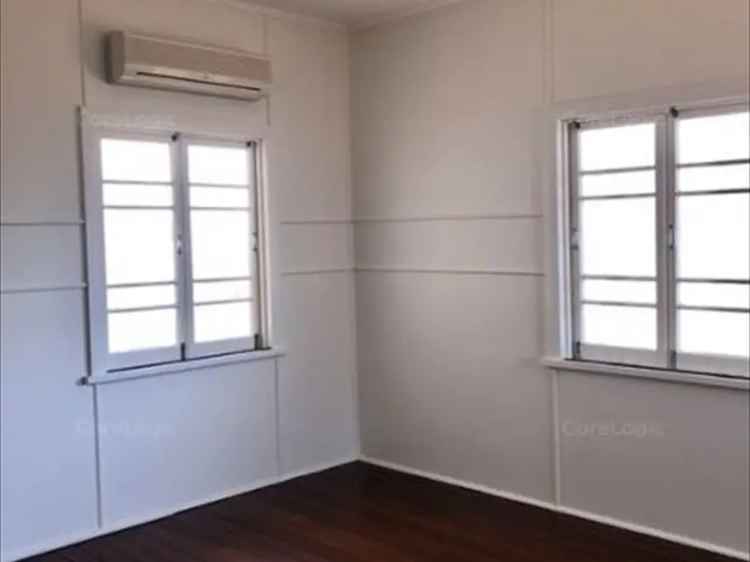 3 Bed 1 Bath House 759m2 Block Fully Air Conditioned