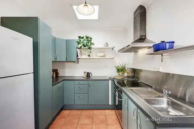 House For Rent , 2, Fairchild Street, Melbourne, Victoria