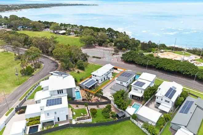 Stunning Renovated Beachfront Home - Family, Retirees, Investors