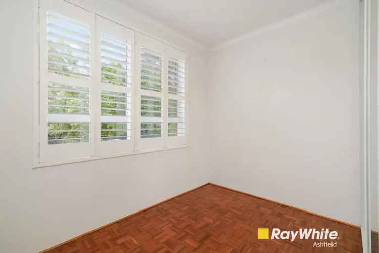 Beautifully Presented Two Bedroom Unit