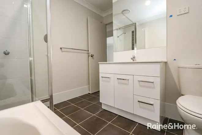 House For Rent in 21A, Bolton Street, Bathurst, New South Wales