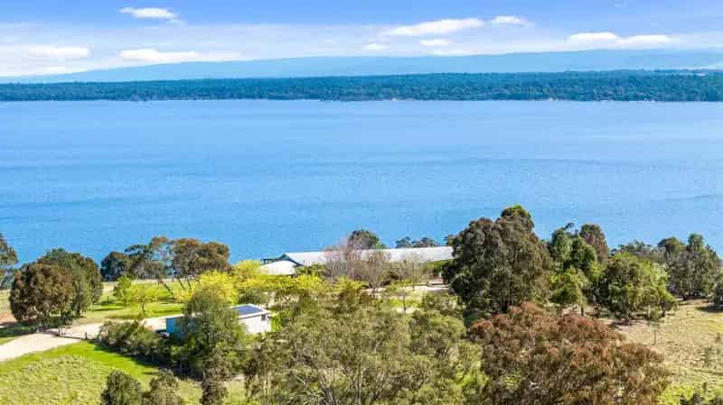 Buy Rural Property with Stunning Views at Lake Glenmaggie