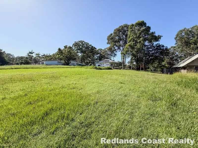 Tidy, Cleared 569m² Block Just 500m from the Lamb Island Ferry Terminal