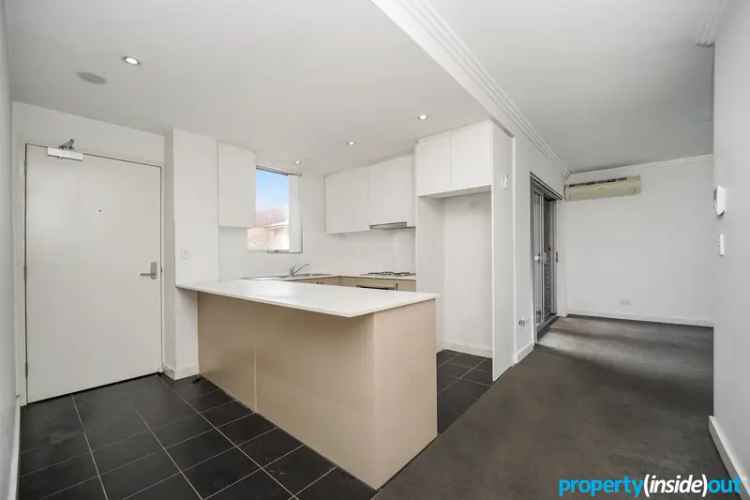 Spacious 1-Bedroom Apartment Plus Study in Sydney's Regency