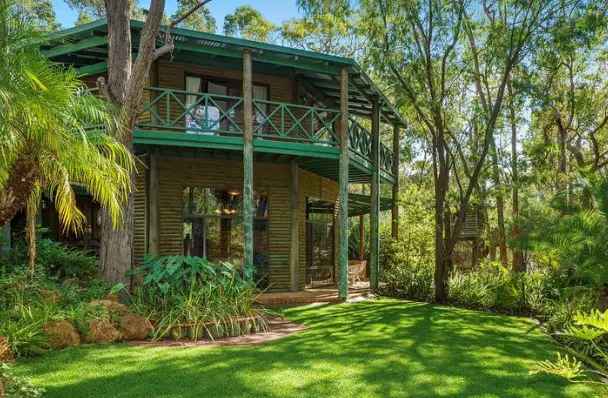 House for Sale in Hovea with Modern Features