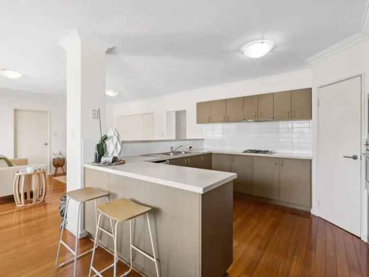 Innaloo Townhouse Near Scarborough Beach