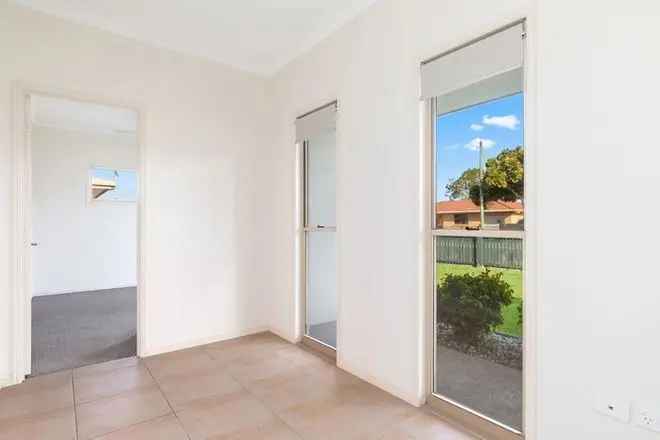 Spacious Urangan Home Near Beach and Esplanade