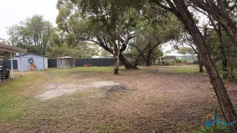 Buy land near Lake Victoria with established trees and privacy features