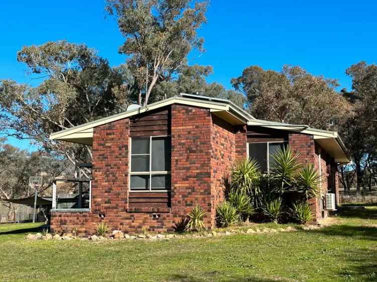 Rural Three Bedroom Home Near Tumut and Gundagai