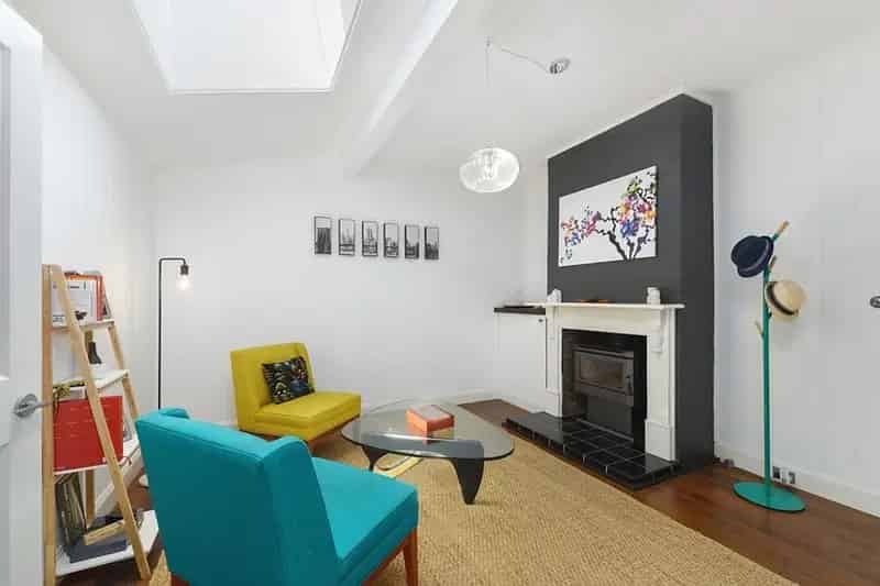 Lease Stunning Home in Bulli with Designer Kitchen and Low Maintenance Garden