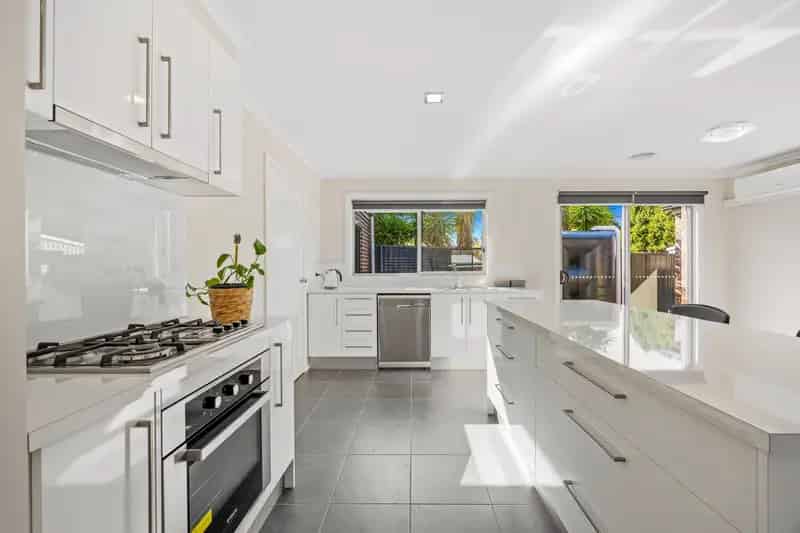 Neat & Low Maintenance Townhouse!