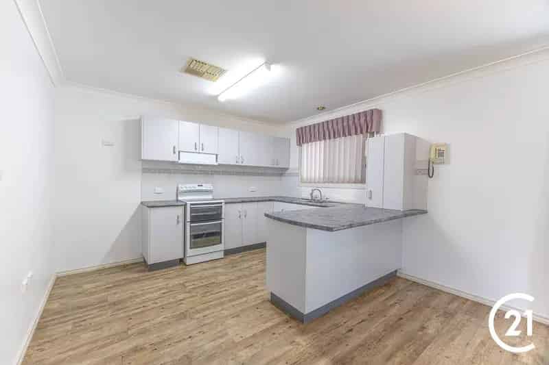 8 Koala Place, Forbes NSW 2871 - House For Sale