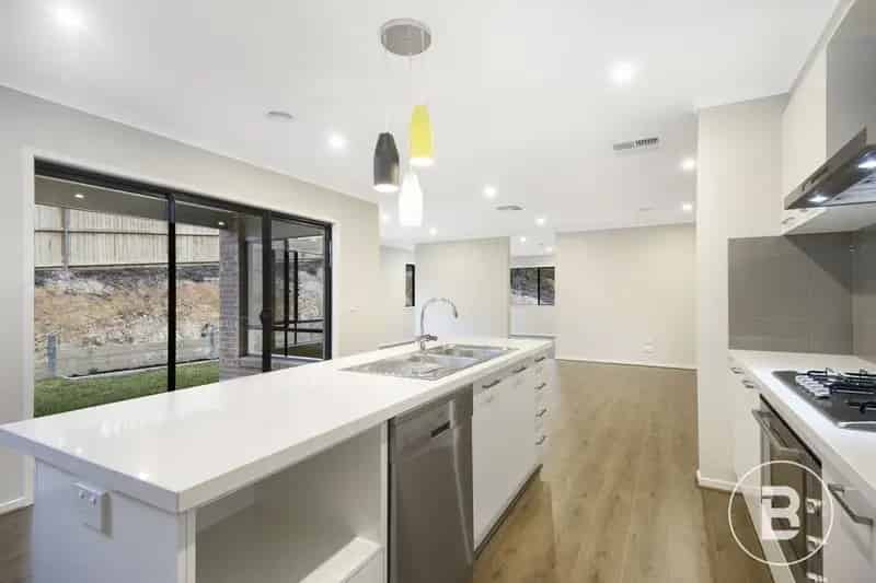 House For Sale , 2, Sewell Court, Ballarat, Victoria