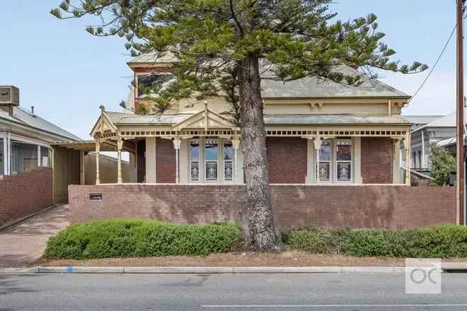 C1890 Palatial Home with Iconic Sugar Pines - Grange