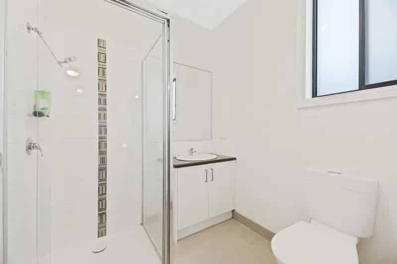 Modern Living Opposite Western Park Reserve - 3 Bedroom Unit
