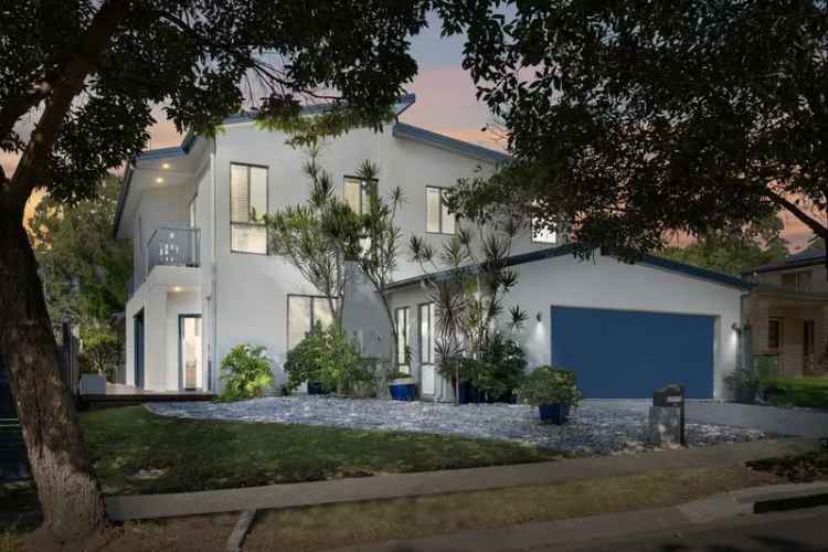 Spacious. Stylish. Sophisticated - 29 Canopus Street