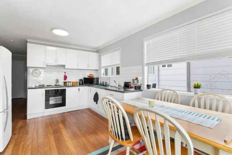 Deception Bay Home: Bayside Living Investment Opportunity