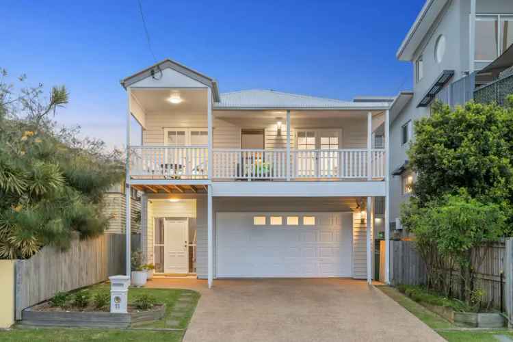 Stunning Dual-Living Queenslander 150m from Margate Beach