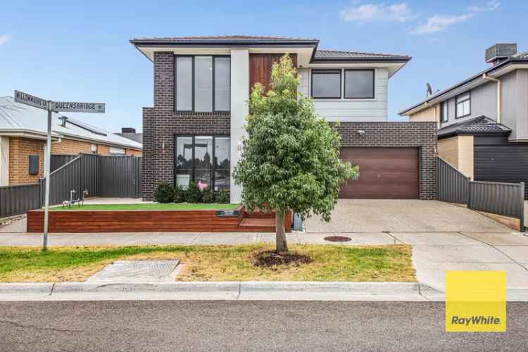 Stylish, Spacious Home in the Centre of Tarneit