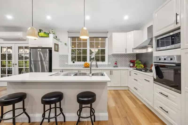 Rent rural property in Cagerie with modern luxury and sprawling views