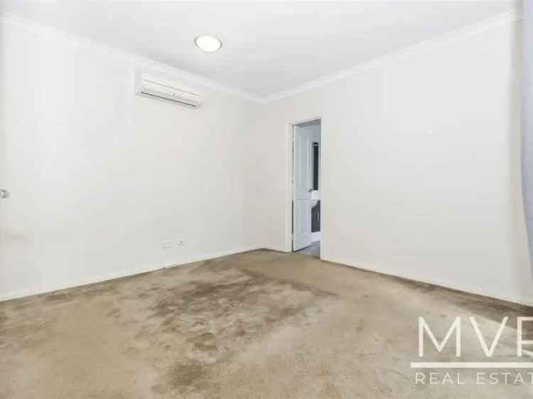 3 Bed 2 Bath Home Near Carousel Shopping Centre