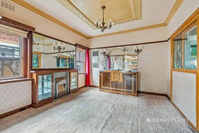 Sale By Set Date Closing Tuesday 20th May @ 5:00pm