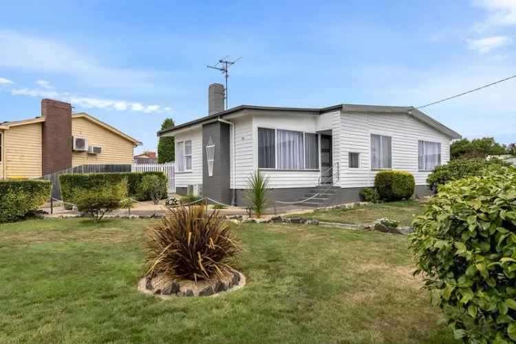 Immaculate Family Home in Ravenswood