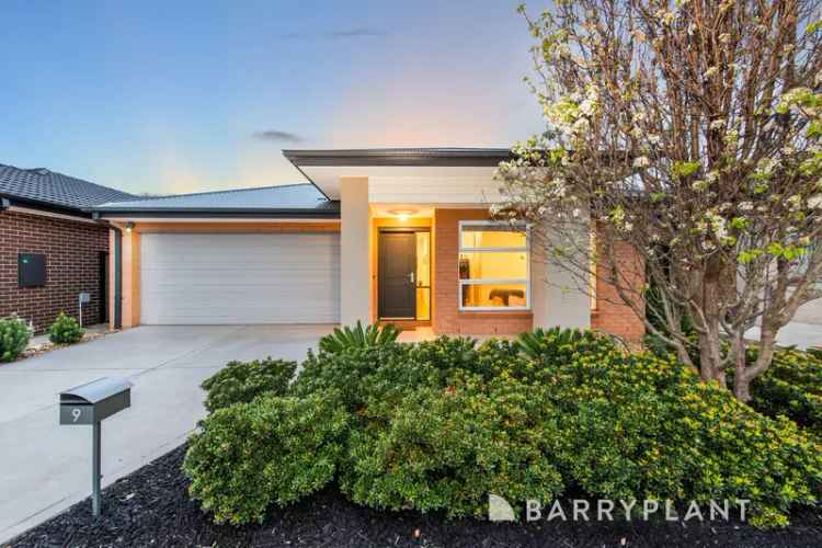 Park – Facing, Impressive Family Home in Prime Location