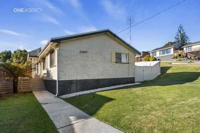 House For Rent in Devonport, Tasmania